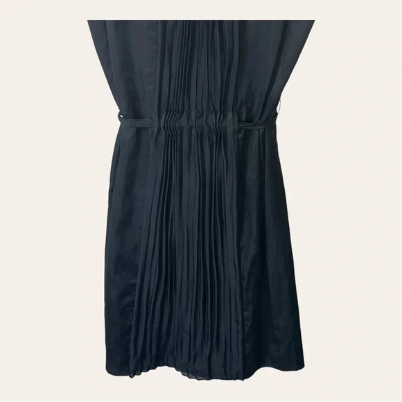 BANANA REPUBLIC MONOGRAM BLACK MINI DRESS SIZE 8 WITH PLEATS IN FRONT AND BACK - Picture 10 of 10
